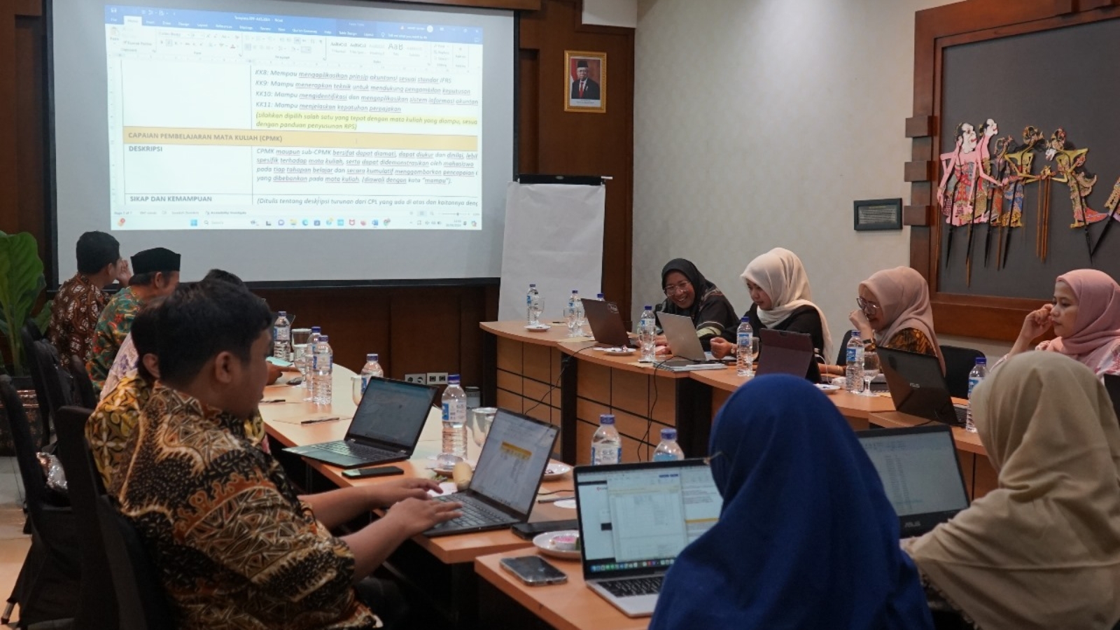 Rapat Komisi Penyusunan RPS febi uin surakarta