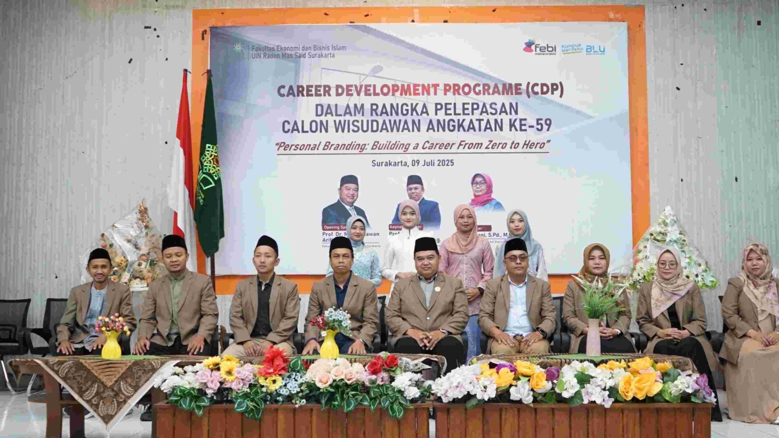 Pelepasan Wisudawan FEBI 59 Dihiasi Prestasi