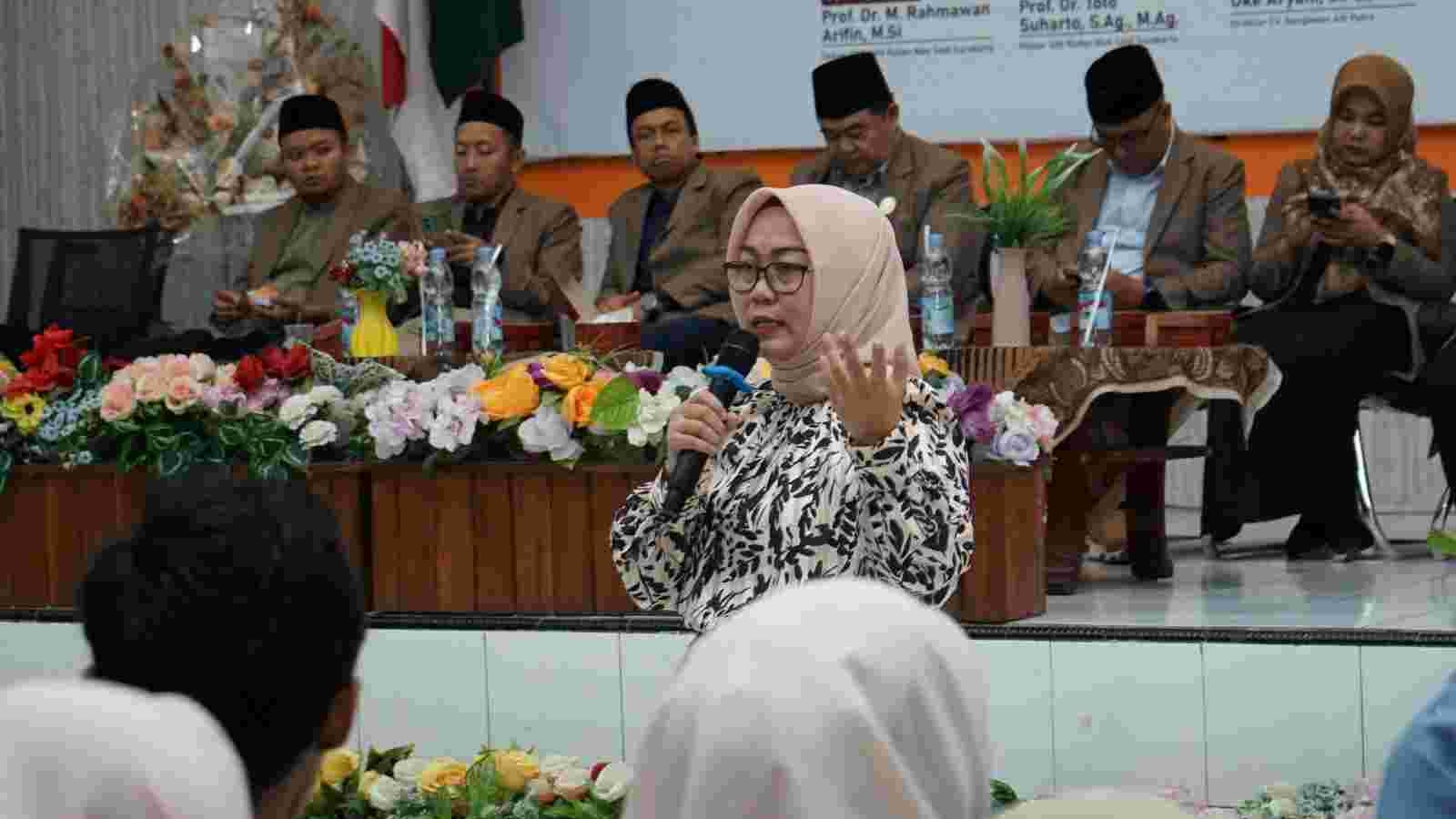 CDP FEBI 2025 WISUDAWAN FEBI