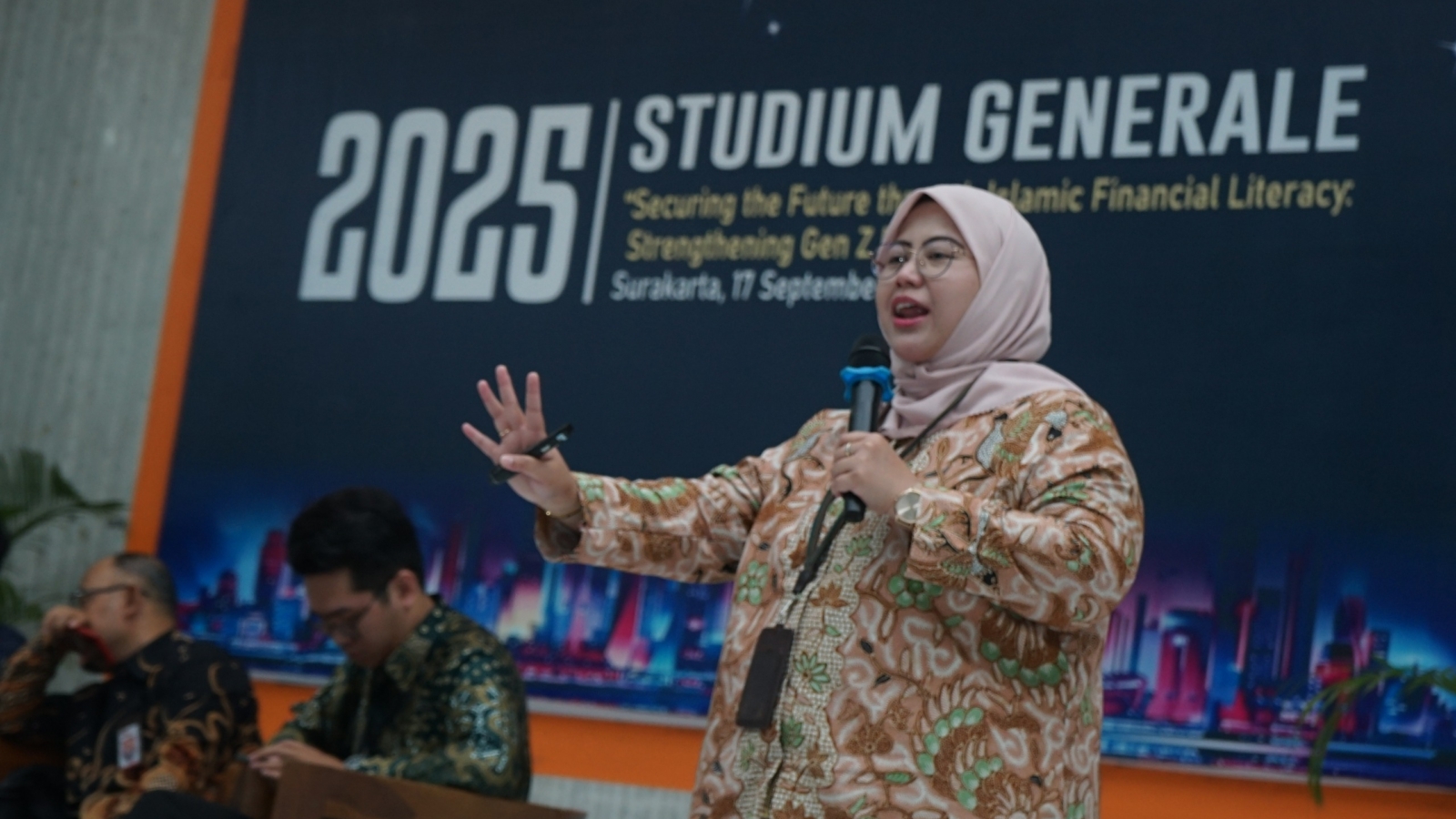 hesti candra sari