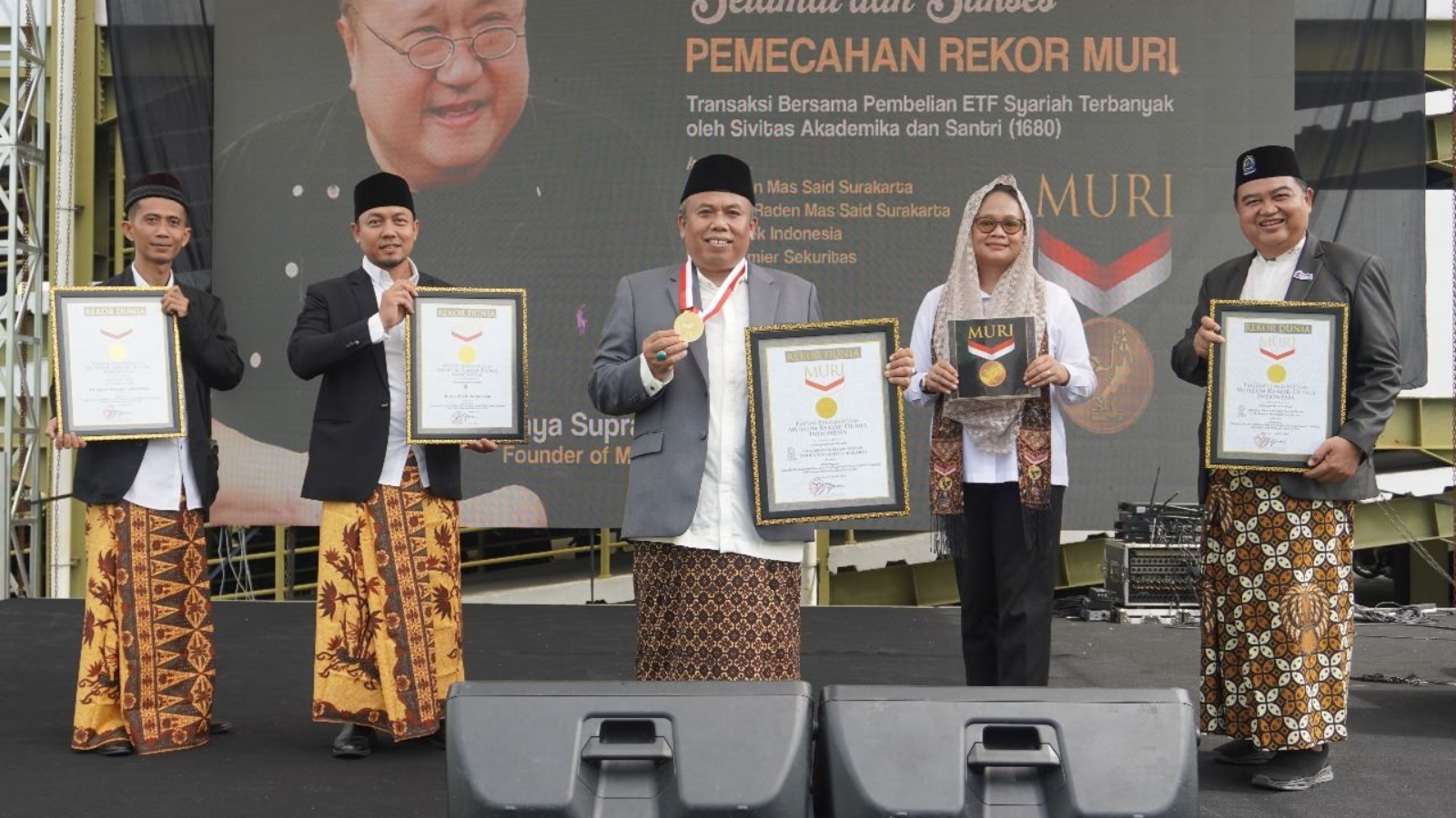 rekor-muri-dunia-febi-uin-surakarta