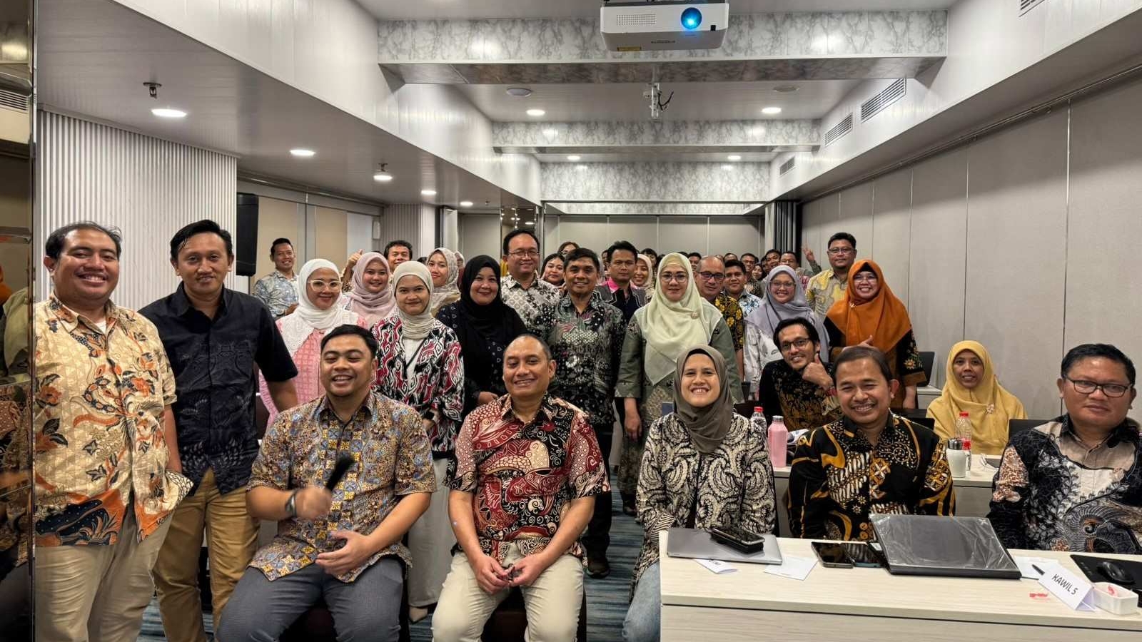 Prodi Bisnis Digital FEBI Ikuti Workshop Kurikulum OBE APBISDI