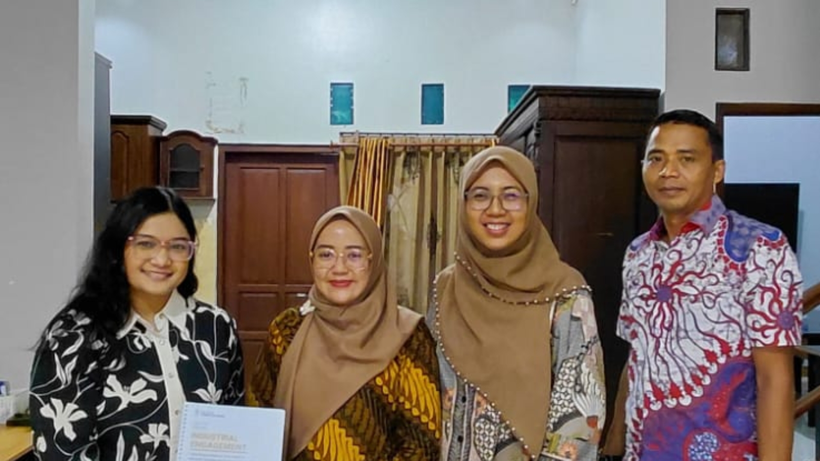 PRODI AKUNTANSI SYARIAH FEBI KUNJUNGI KAP MNK SURAKARTA