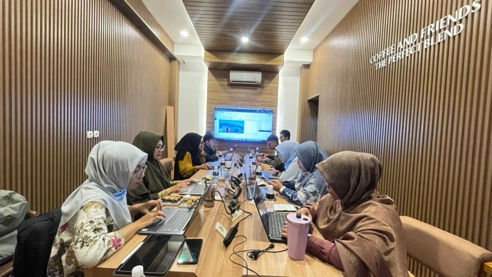 WORKSHOP PENGEMBANGAN WEBSITE PROGRAM STUDI FEBI