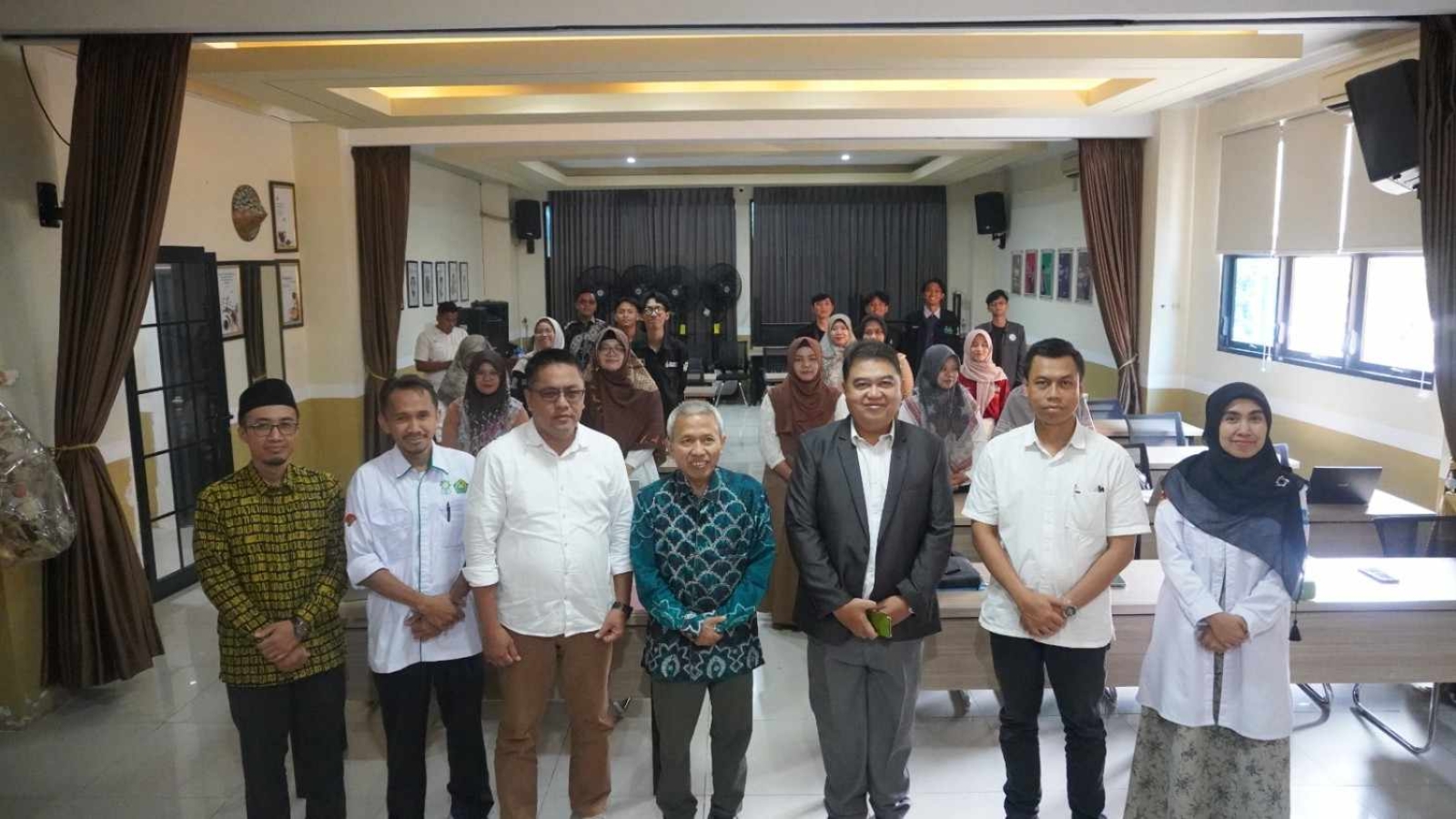 FEBI Bedah PTKIN dan Upaya Membangun Jejaring Industrial Baik Nasional maupun Internasional