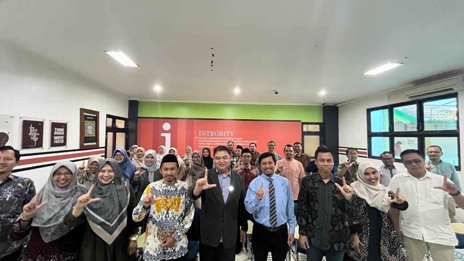 Dr. Aam Slamet Rusdiyana Bedah Strategi Riset Top 2% Dunia di FEBI UIN Surakarta