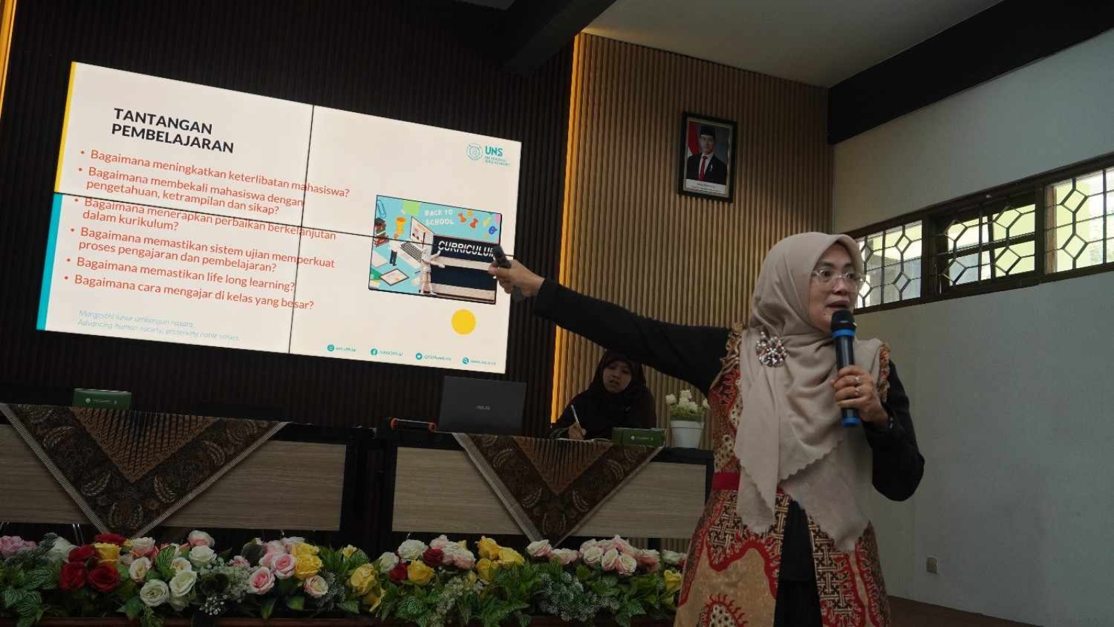 Dr. Farida FEBI UIN Surakarta Siap Dobrak Sekat Konvensional Lewat Pembelajaran Digital