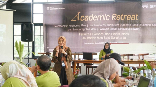 Gandeng Dr. Leny Noviani, FEBI UIN Raden Mas Said Rancang Kurikulum Berbasis OBE