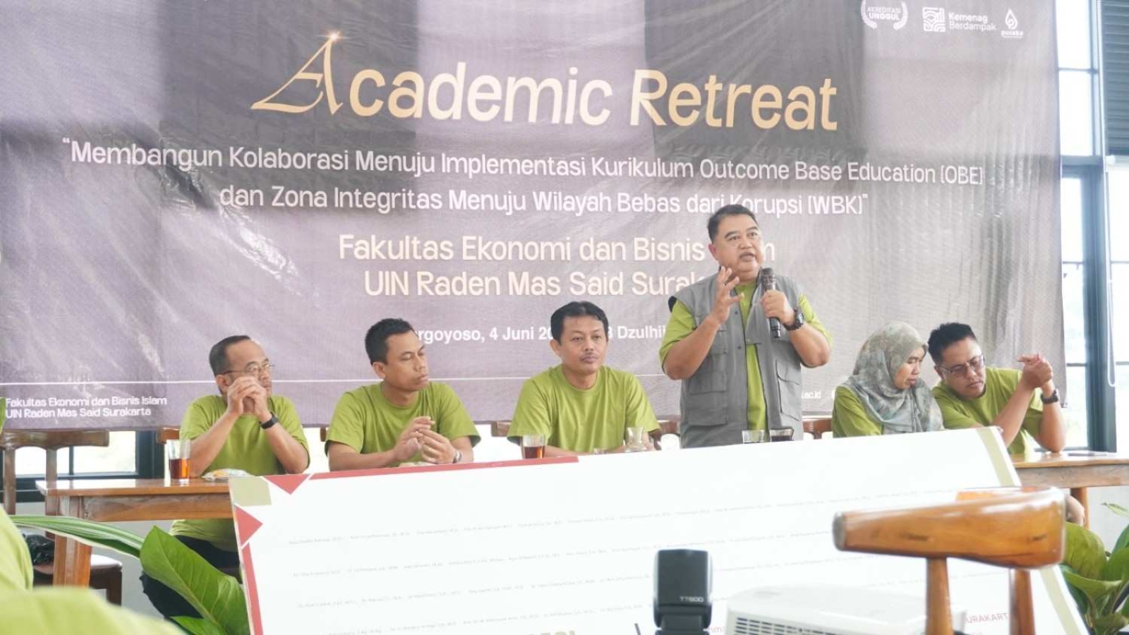 Prof. Rahmawan Arifin Beri Arahan Program OBE dan WBK dalam Academic Retreat FEBI