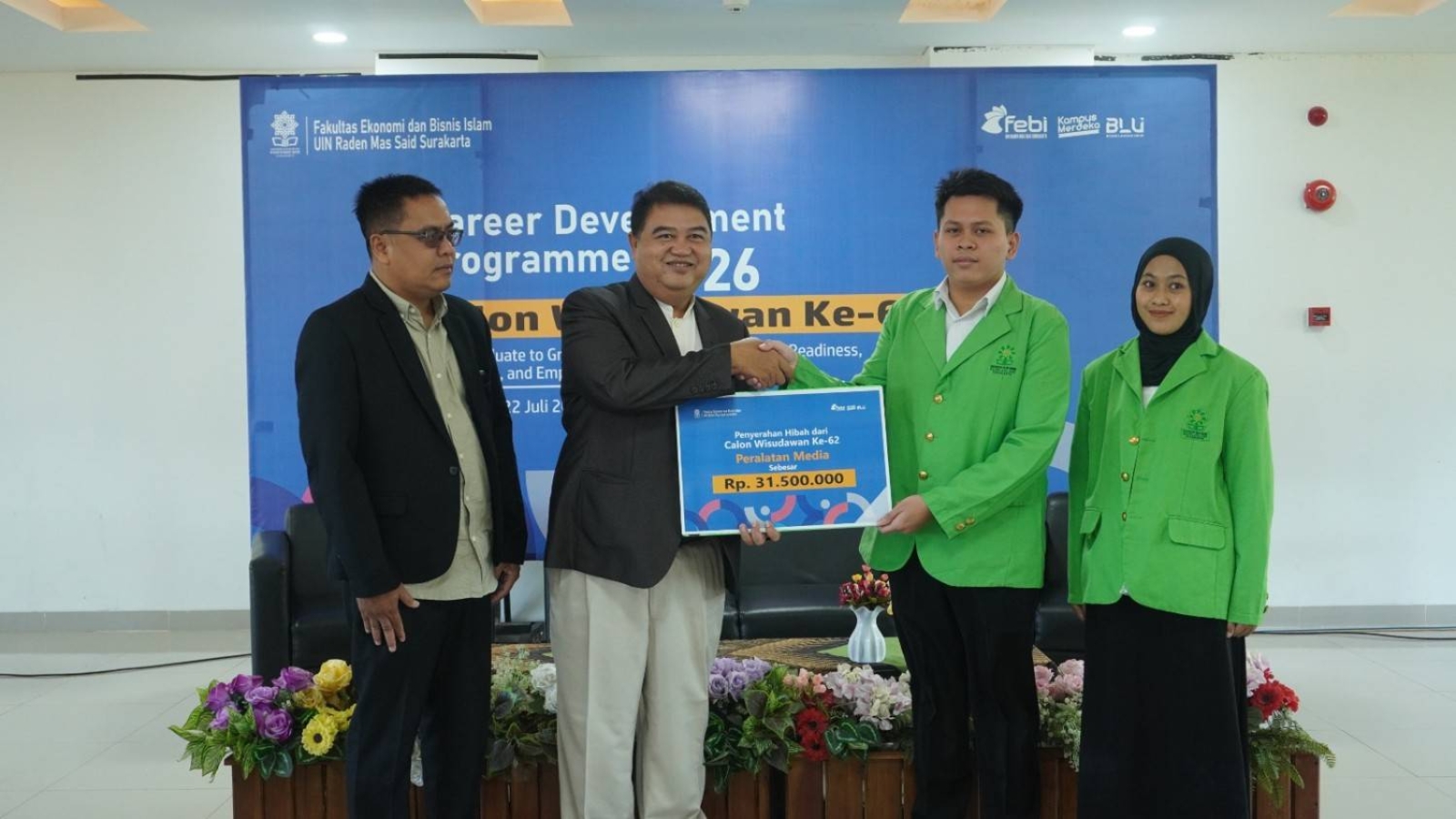 Hibah Alumni Angkatan 62 FEBI Hadirkan Sistem Presensi Biometrik Wajah Canggih