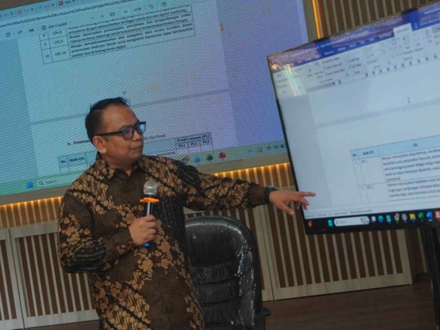 Sasar Kampus Berdampak, FEBI Gandeng Prof. Budiyono Matangkan Kurikulum OBE